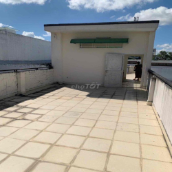 Nhà trệt 2 lầu mặt tiền Nguyễn Văn Cừ