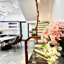 Nhà gần Lạch Tray – full nội thất – giá hơn 3 tỷ cực hiếm