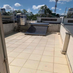 Nhà trệt 2 lầu mặt tiền Nguyễn Văn Cừ