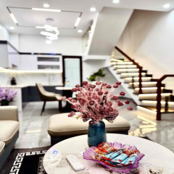 Nhà gần Lạch Tray – full nội thất – giá hơn 3 tỷ cực hiếm