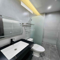 Nhà nguyên căn MỚI 100%  hẻm xe tải Lạc Long Quân