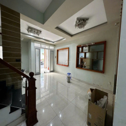 Hẻm 8m 243/9 Tô Hiến Thành, Phường 13, Quận 10 - 5x18 1 Trệt 2 Lầu 5Pn