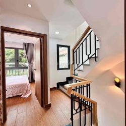 NHÀ 3 TẦNG FULL NỘI THẤT NGUYỄN VĂN TRỖI P8 QUẬN PHÚ NHUẬN