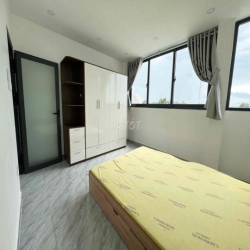 2 PHÒNG NGỦ BAN CÔNG TÁCH BẾP FULL NỘI THẤT THANG MÁY CHO ANH CHỊ EM