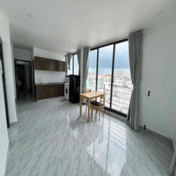 2 PHÒNG NGỦ BAN CÔNG TÁCH BẾP FULL NỘI THẤT THANG MÁY CHO ANH CHỊ EM