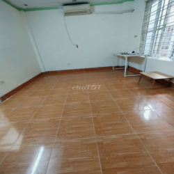 Chính chủ cho thuê nhà ngõ chợ Khâm Thiên