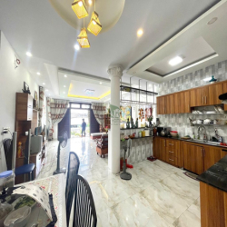 CHO THUÊ NHÀ SÂN VƯỜN 3 TẦNG FULL NỘI THẤT BẮC NHA TRANG