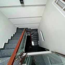 Cho thuê nhà MT 414B Huỳnh Văn Bánh P13 Q.PN