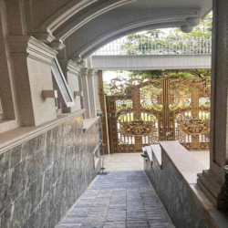 Tôi Cho Thuê Biệt Thự View Sông Trung Sơn Hầm 4 Lầu Thang Máy Ở Liền