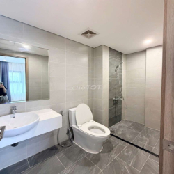 Cho thuê căn hộ góc 2PN+ Bếp rèm, máy lạnh _ Vinhomes grand park