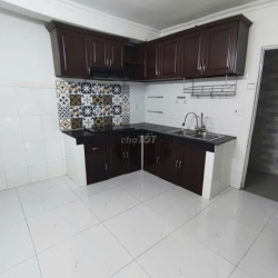 Cho thuê nhà nguyên căn Nguyễn Xí, 2 tầng, đẹp, chắc chắn