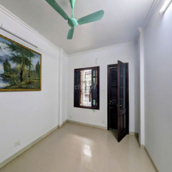 Cho thuê nhà ngõ 376 đường bưởi 130m x 5T ô tô đỗ cửa