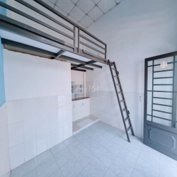 Phòng gần ngã 4 Thủ Đức, Khu CNC, 20m2, đường Đình Phong Phú, an ninh