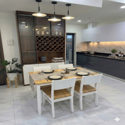 Cần cho thuê căn 2pn - đầy đủ nội thất đẹp.