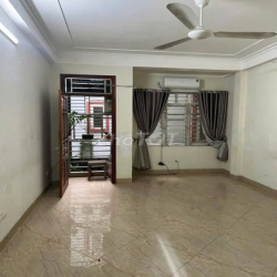 cho thuê nhà 2pn Đống Đa gần Ngã tư Láng