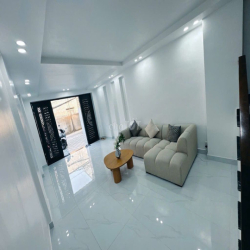 BÁN NHÀ SÂN CỔNG 4 TẦNG MỚI – PHỐ KIỀU SƠN – Ô TÔ VÀO NHÀ