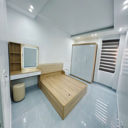 BÁN NHÀ SÂN CỔNG 4 TẦNG MỚI – PHỐ KIỀU SƠN – Ô TÔ VÀO NHÀ