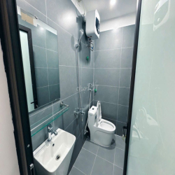 BÁN NHÀ SÂN CỔNG 4 TẦNG MỚI – PHỐ KIỀU SƠN – Ô TÔ VÀO NHÀ