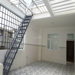 Cho thuê nhà Mới Hẻm xe hơi 519/ Nguyễn Văn Khối P8 QGV- 4PN - 5WC 