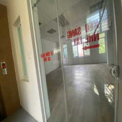 Cho thuê Văn phòng 7 tầng, 70m2, 69 triệu Phố Phan Văn Trường
