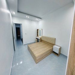 BÁN NHÀ SÂN CỔNG 4 TẦNG MỚI – PHỐ KIỀU SƠN – Ô TÔ VÀO NHÀ