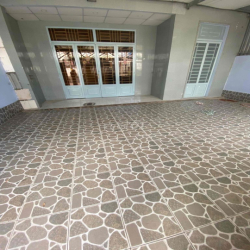 Nhà ngang 8 dài 20m 1 lầu 4 phòng Nguyễn Duy Trinh