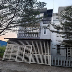 cho thuê nhà 2 tầng