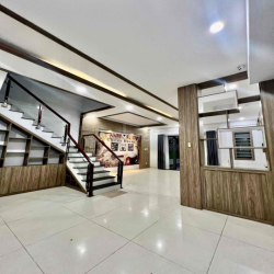 Cho Thuê Nhà Sạch Sẻ DT 6x20 1Trệt 2Lầu 6Pn 7Wc Sân Rộng Ôtô TX13, Q12