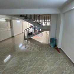 Mặt Tiền Ngay Chợ Hoàng Hoa Thám Vỉa Hè Rộng Nhà Mới.