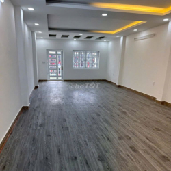 Mặt Tiền Ngay Chợ Hoàng Hoa Thám Vỉa Hè Rộng Nhà Mới.