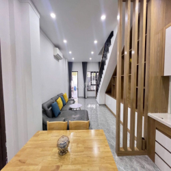 Cho thuê căn full nội thất KĐT Oasis City