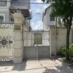 Cho thuê biệt thự, có hồ bơi.