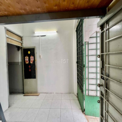 PHÒNG TRỌ BAN CÔNG GIÁ RẺ GẦN CÔNG VIÊN GIA ĐỊNH - SÁT SÂN BAY