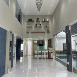 Cho thuê biệt thự, có hồ bơi.