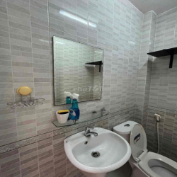 Cho thuê mặt bằng Kinh Doanh MT đường Hồ Xuân Hương ngang 7m