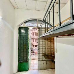 PHÒNG TRỌ BAN CÔNG GIÁ RẺ GẦN CÔNG VIÊN GIA ĐỊNH - SÁT SÂN BAY