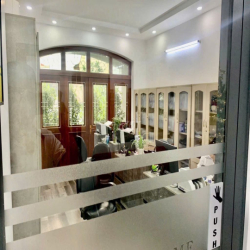 Cho Thuê nhà 39A Cửu Long, Phường 02, Quận Tân Bình.