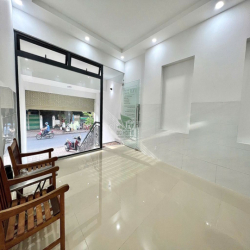 CHO THUÊ MẶT BẰNG SẴN CỬA KÍNH MÁY LẠNH KHU PHƯỚC LONG GIÁ 5 TRIỆU