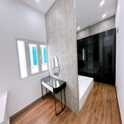 🏢 CHO THUÊ NHÀ MỚI PHỔ QUANG * GẦN BỆNH VIỆN TÂM ANH * TRỆT 2 LẦU 💯