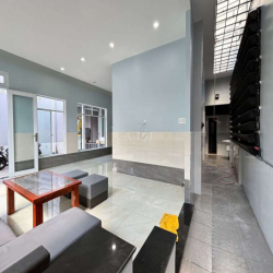 Nhà phường 7 195 m²