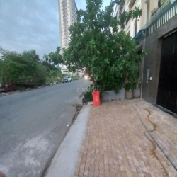 Cho thuê nhà mới xây Phạm Hùng, Q8: 5x20m, 3 tầng, có thang máy