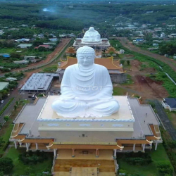 Nhà ngay Chùa Phật Quốc Vạn Thành