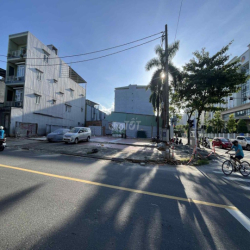 Cho thuê lô đất 3 mặt tiền đường Phạm Hùng, vị trí rất đẹp- 2900m2