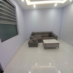 Cho thuê nhà mới xây Phạm Hùng, Q8: 5x20m, 3 tầng, có thang máy