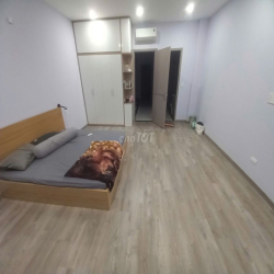 Cho thuê nhà mới xây Phạm Hùng, Q8: 5x20m, 3 tầng, có thang máy