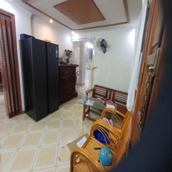 Cho thuê nhà tầng 5 khu tập thể gần Hồ Hoàn Kiếm, phường Chương Dương