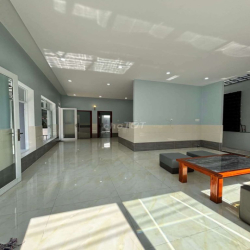 Nhà phường 7 195 m²