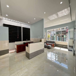 Nhà phường 7 195 m²