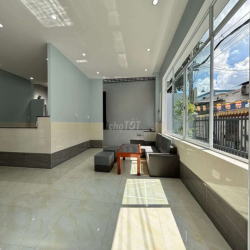 Nhà phường 7 195 m²