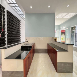 Nhà phường 7 195 m²